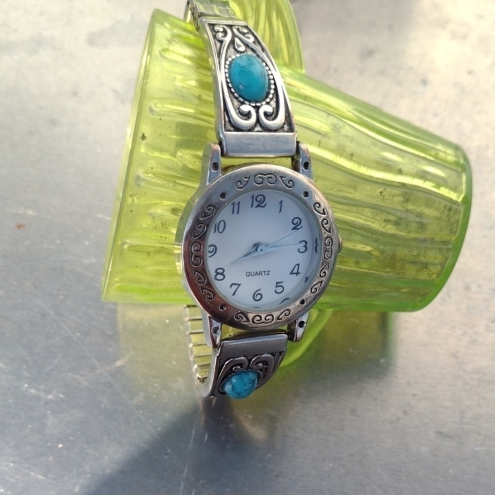 Turquoise Silver Women's Quartz Watch